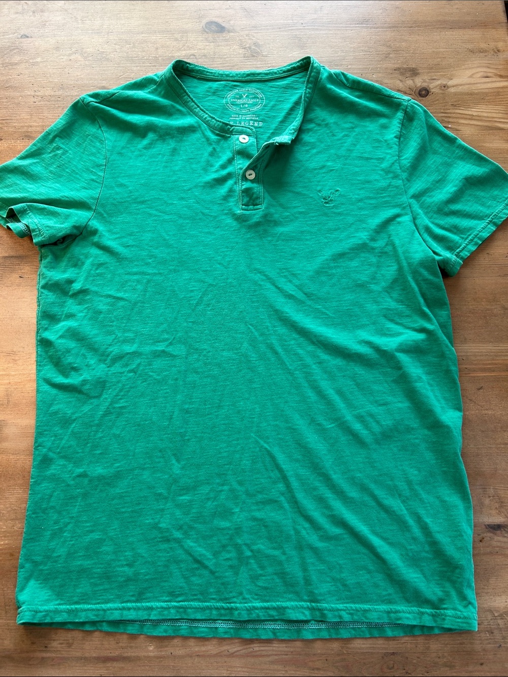 American Eagle Outfitters Green Short-Sleeve Henley Polo LG
